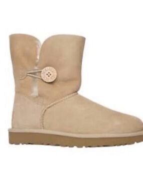 UGG Classic Bailey Button Winter Boot - Sand